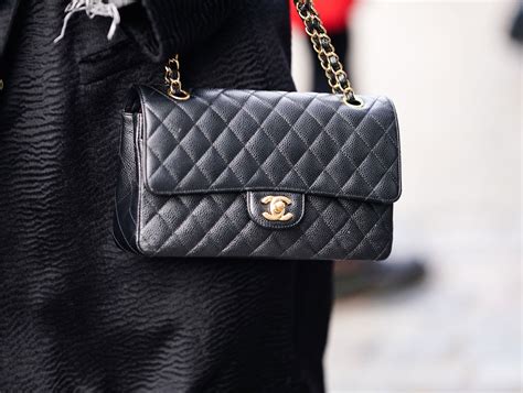 collana chanel come capire se e vera|Borsa Chanel: come riconoscere l'originale e un falso.